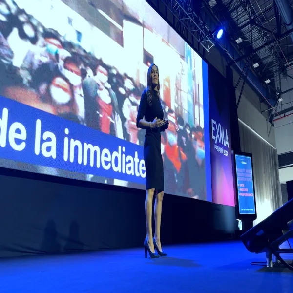 Nadia Vado, conferencista para eventos corporativos sobre Inteligencia Emocional